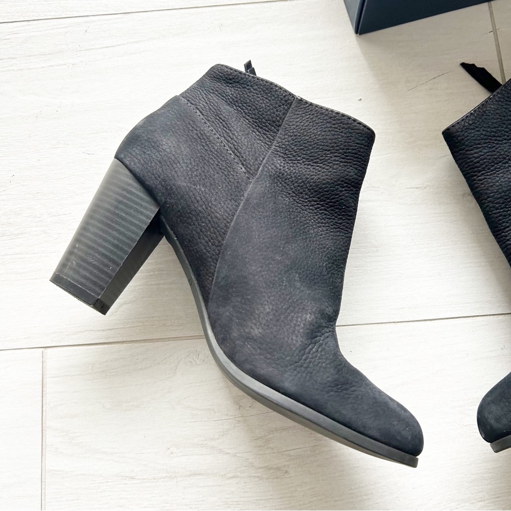 Cole Haan GrandOS Davenport Black Nubuck Leather Heeled Ankle Boots Booties Sz 5 - Picture 2 of 8